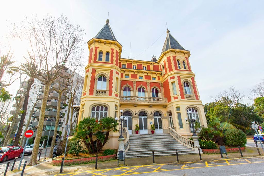 Façana d'un edifici del Masnou